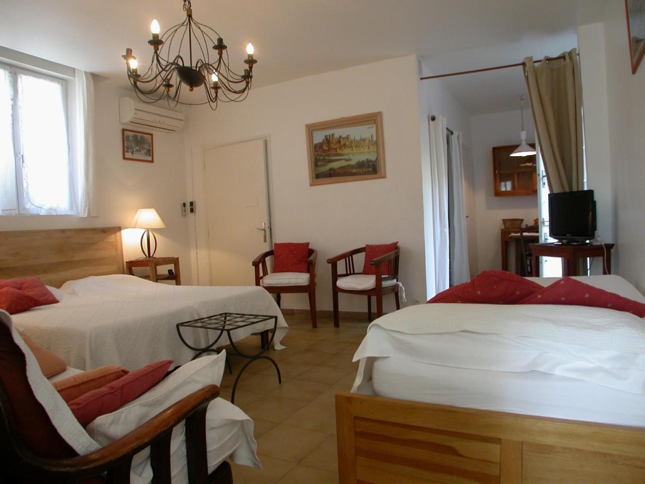 Les Studios de la Madeleine Avignon Extérieur photo